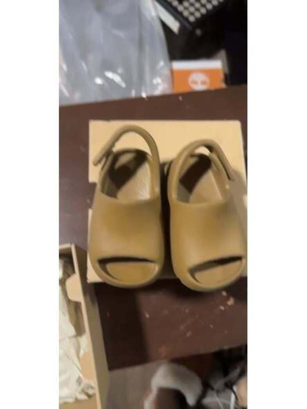 Yeezy slide  infant tan open toe sandals with Heel Strap